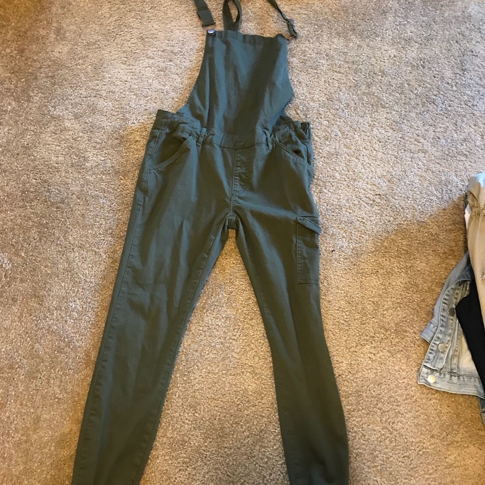 Clothes - Picture 6 of 8